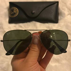 RAY BAN aviator sunglasses